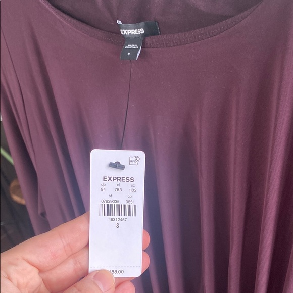 🚩 SOLD - Express Pleated Long Sleeve Cocktail Gown - Picture 2 of 7